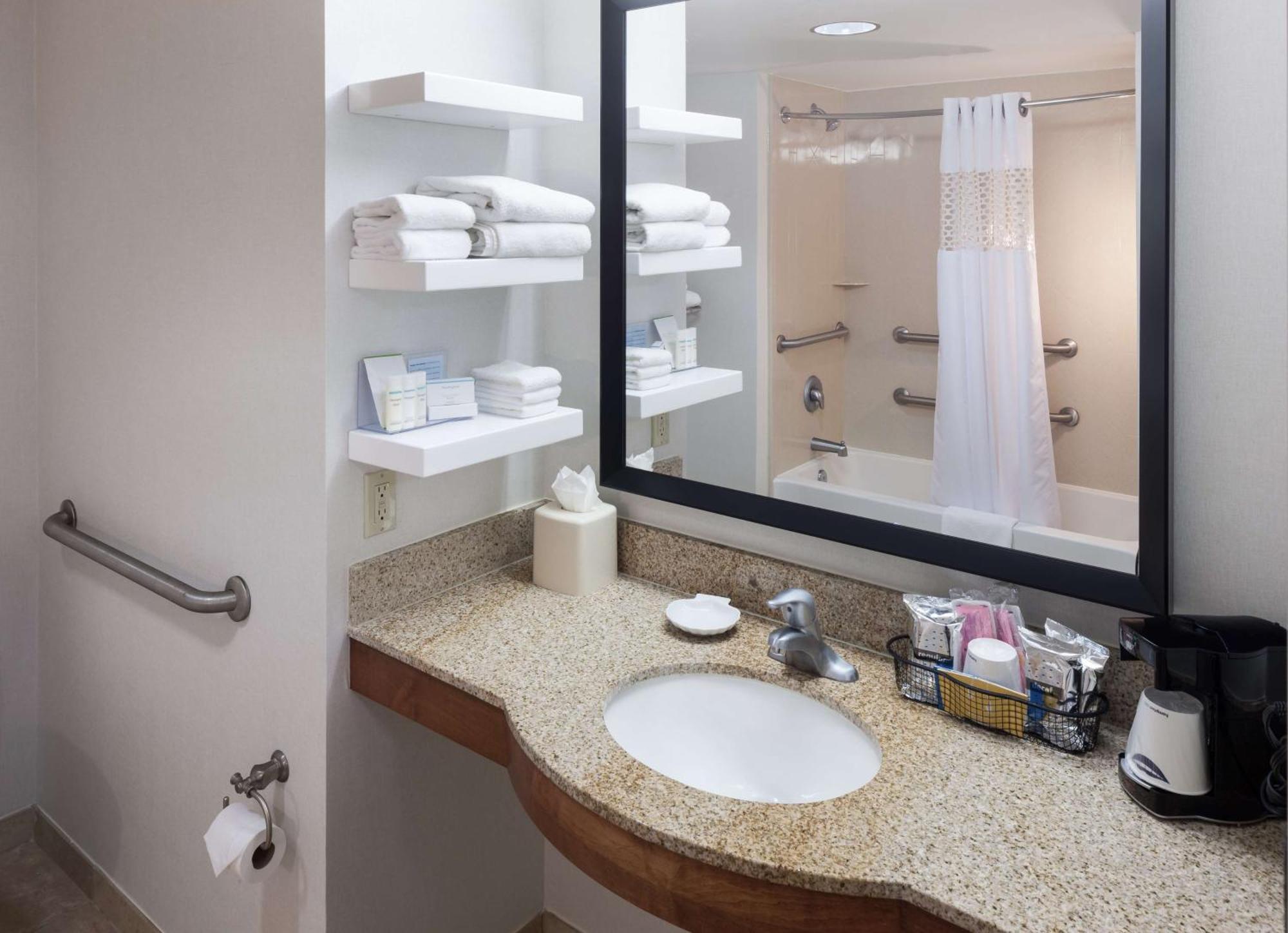 Hampton Inn & Suites Tulare Kültér fotó
